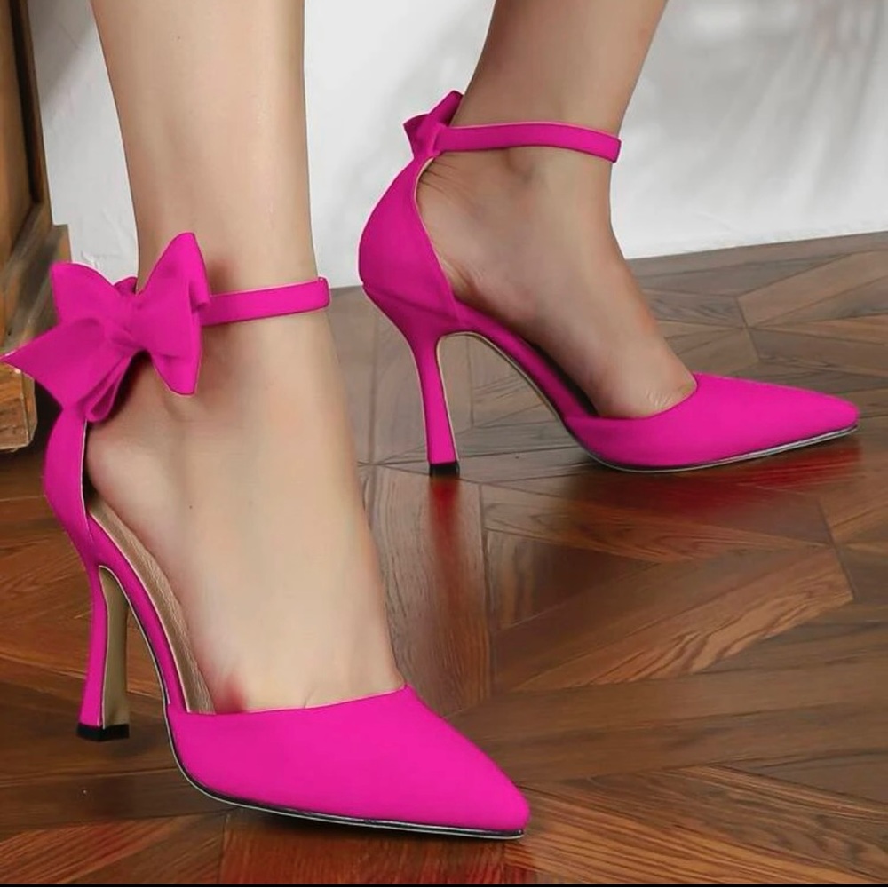 NWT- Bow Stiletto Heeled Pumps with Ankle Strap- Size 7 - Picture 2 of 15